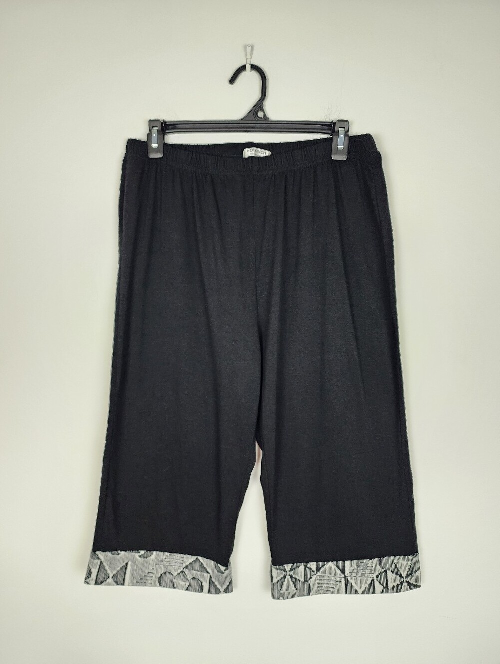 Women's Black Short Sleeve Pajama Set with Printed Trim Size M - Picture 8 of 9